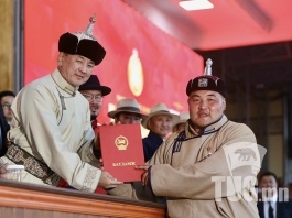 Монгол Улсын начин, харцага цолны болзол хангасан бөхчүүдэд цол олголоо