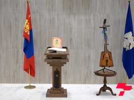 Чингис хааны эш хөрөг, Монголын нууц товчоонд хүндэтгэл үзүүлж, нийслэлийн сүлдэт хуурыг цэнгүүллээ