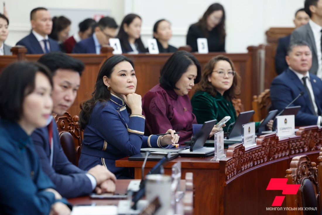 Ерөнхийлөгчийн “УИХ-ын гишүүнийг эгүүлэн татах” хуулийн төслийг чуулганаар хэлэлцэх эсэх санал хураалт 10:00 цагт болно