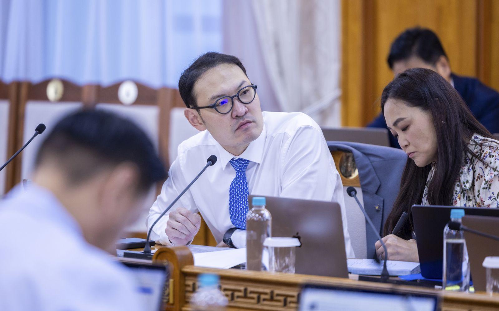 Бүх шатанд хэмнэлтийн горимд шилжиж, найр наадам, зөвлөгөөн, гадаад томилолтыг хориглолоо