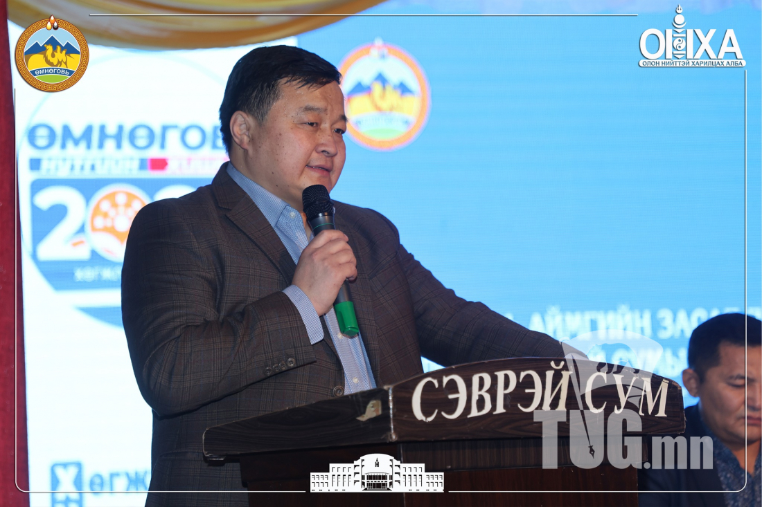 Өмнөговь аймгийн Засаг дарга Р.Сэддорж Сэврэй суманд ажиллалаа