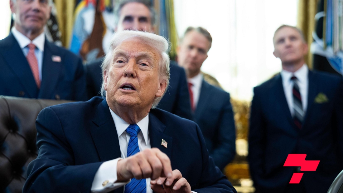 Дональд Трампын 75 улсад “Ногоон карт” олгохыг царцаасан шийдвэрийг эсэргүүцэж, шүүхэд ханджээ