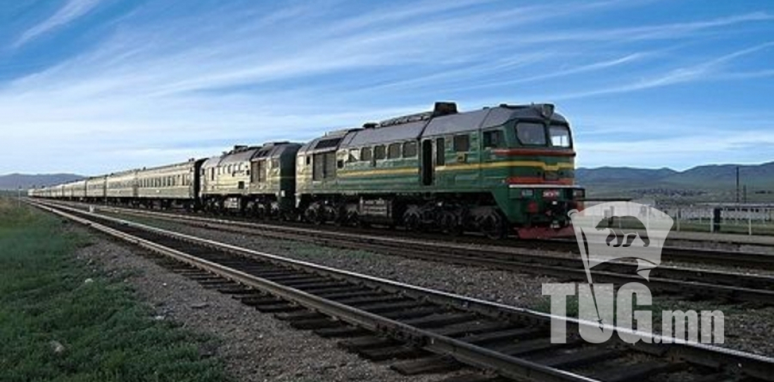 Улаанбаатар-Замын-Үүд чиглэлийн төмөр зам усанд автсаныг зассан