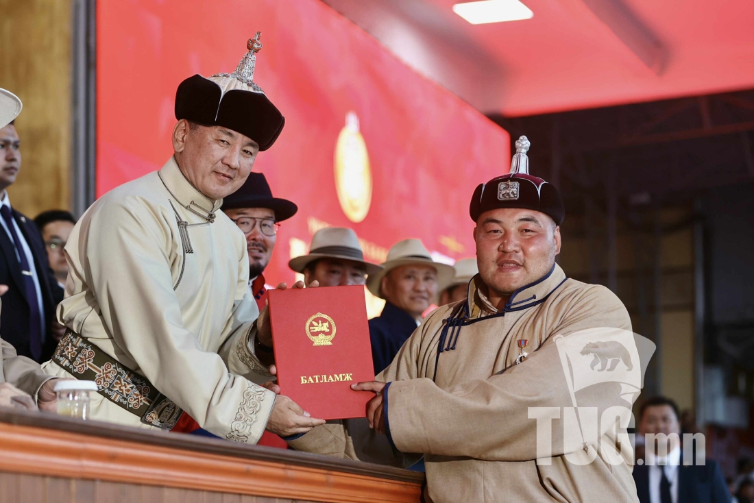 Монгол Улсын начин, харцага цолны болзол хангасан бөхчүүдэд цол олголоо