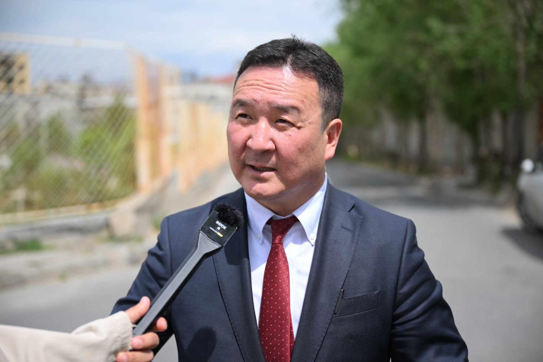“Улаанбаатар Америк" сургуулийн зүүн талд шинээр явган хүний зам барина