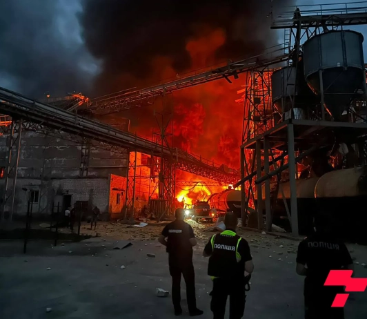 Киев Оросын газрын тос боловсруулах үйлдвэрүүдэд үргэлжлүүлэн цохилт өгөв
