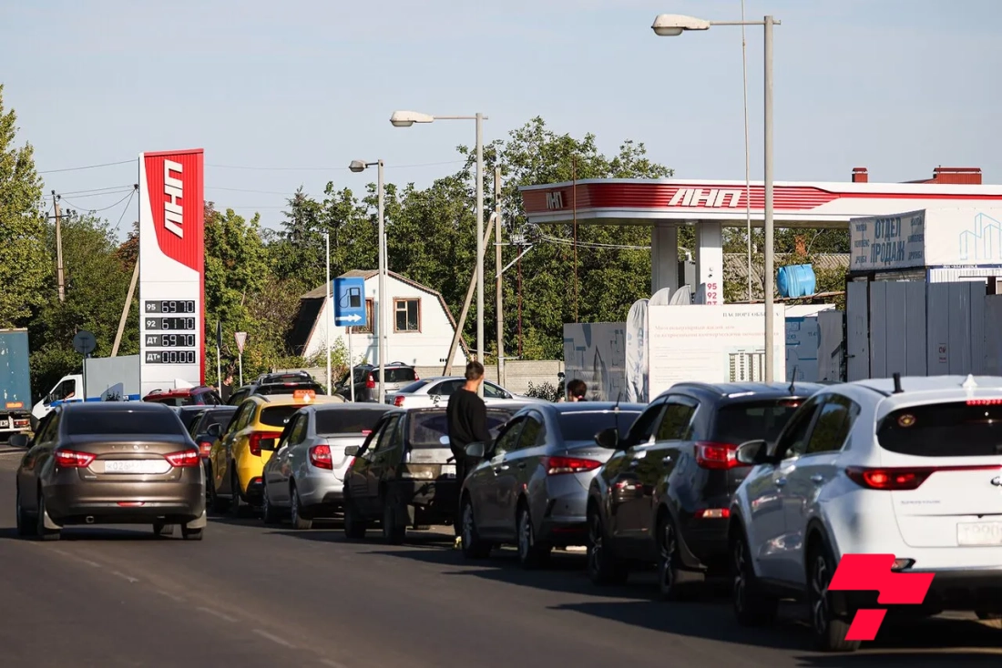 Оросын 10 гаруй бүс нутагт шатахууны нийлүүлэлт тасалдаж, хомсдол үүсжээ