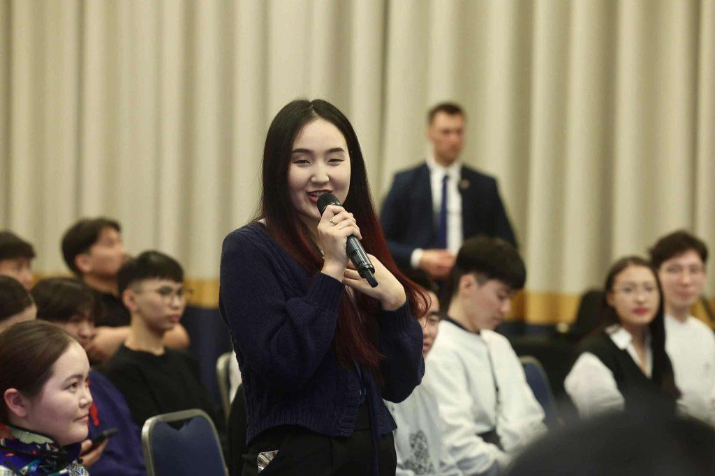 Польшид “Илгээлт-2100” хөтөлбөрийн хүрээнд 100 оюутан суралцаж байна