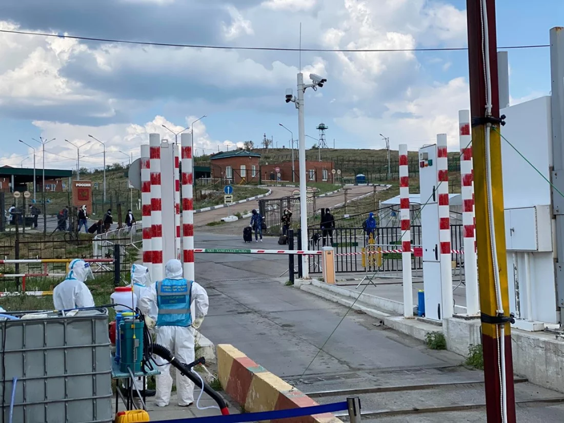 Алтанбулаг боомтоор иргэдийг нэвтрүүлж эхэллээ