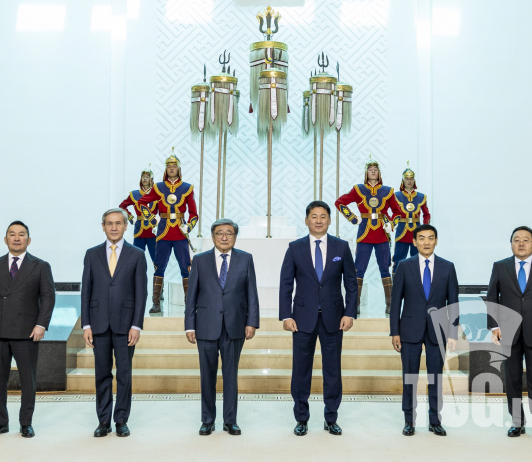Монгол Улсын Ерөнхийлөгч У.Хүрэлсүх үе үеийн Ерөнхийлөгч нарыг хүлээн авч уулзжээ