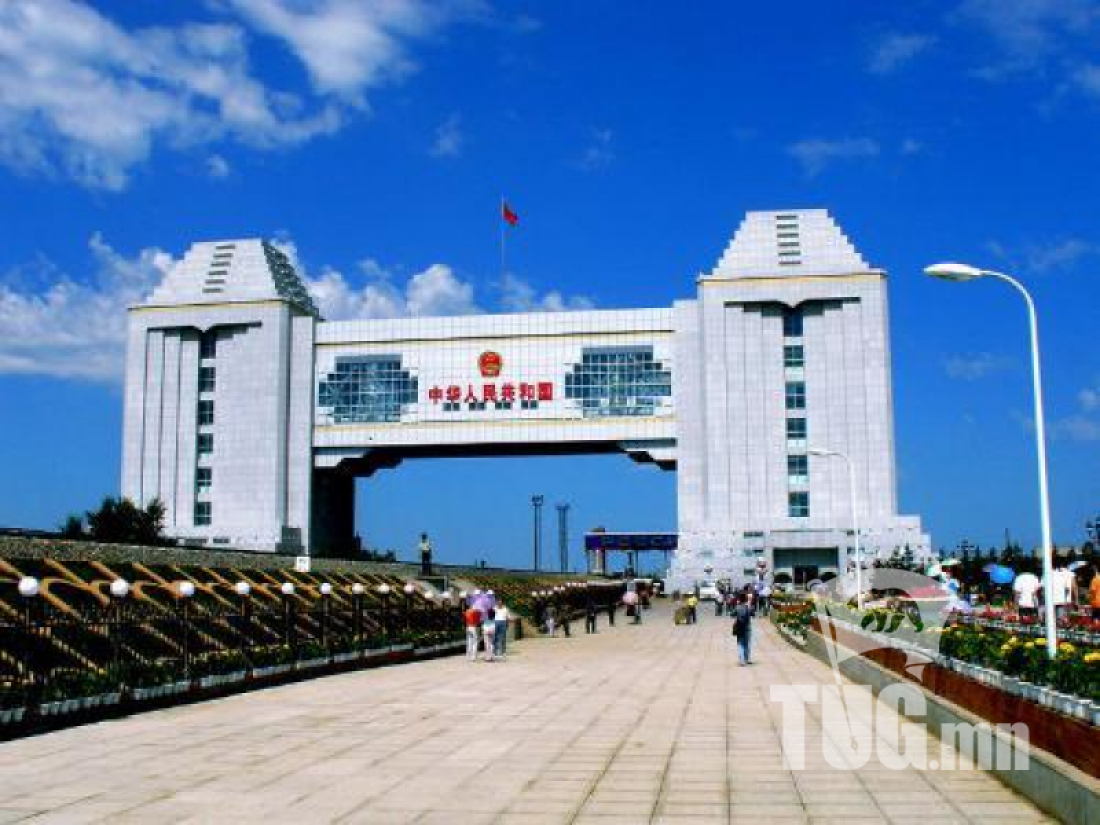 Орос-Хятадын хил дээрх тээвэрчид өдөрт хэдэн арван саяыг алдаж байна