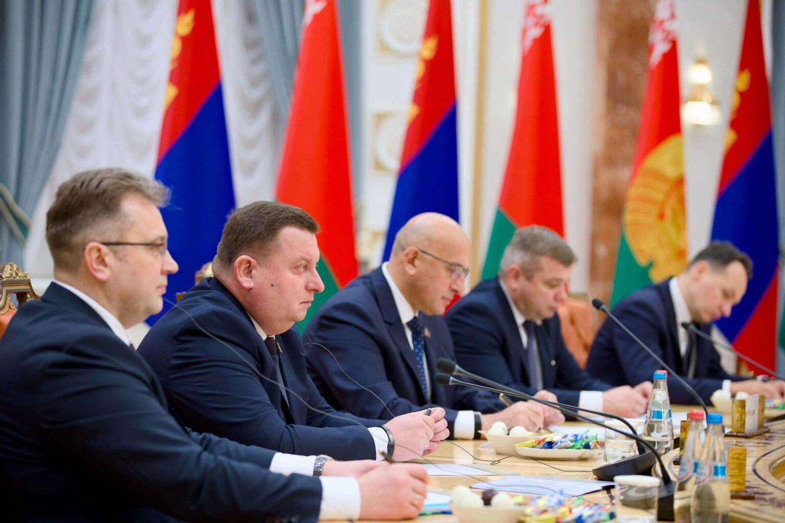 Ерөнхийлөгч У.Хүрэлсүх, Ерөнхийлөгч А.Г.Лукашенко нар албан ёсны хэлэлцээ хийлээ