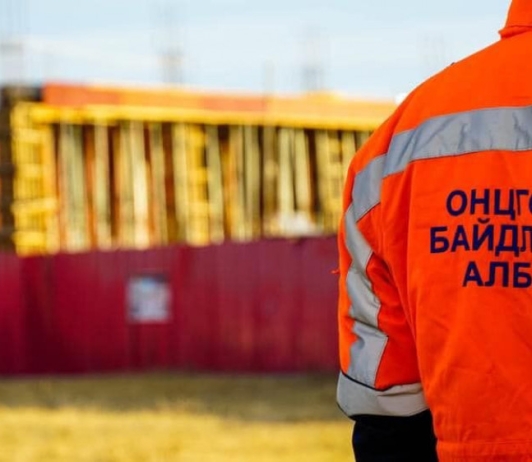 Байрны тагт шатаж, долоон том хүн, дөрвөн хүүхдийг аюулгүй газарт гаргажээ