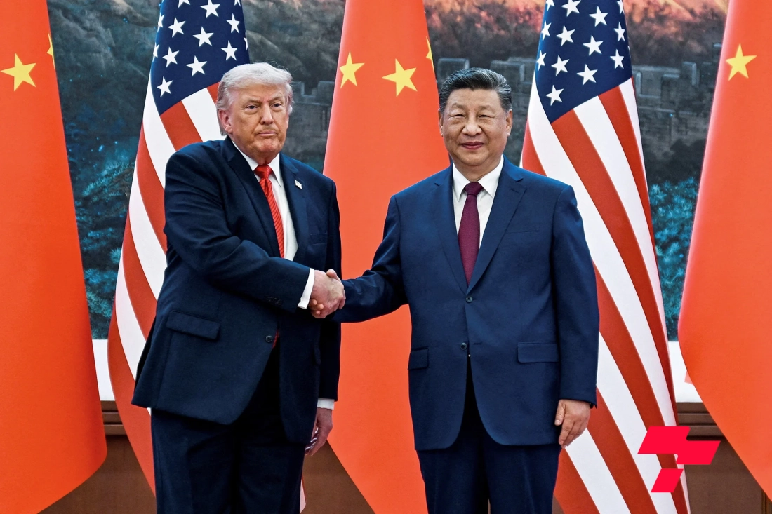 Дональд Трамп Ши Жиньпинийг Цагаан ордонд бус  нисэх баазад хүлээн авч хүндэтгэл үзүүлжээ